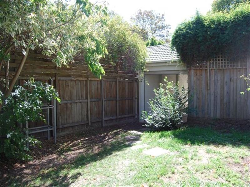 2/45-47 Hopetoun Grove, Eaglemont VIC 3084