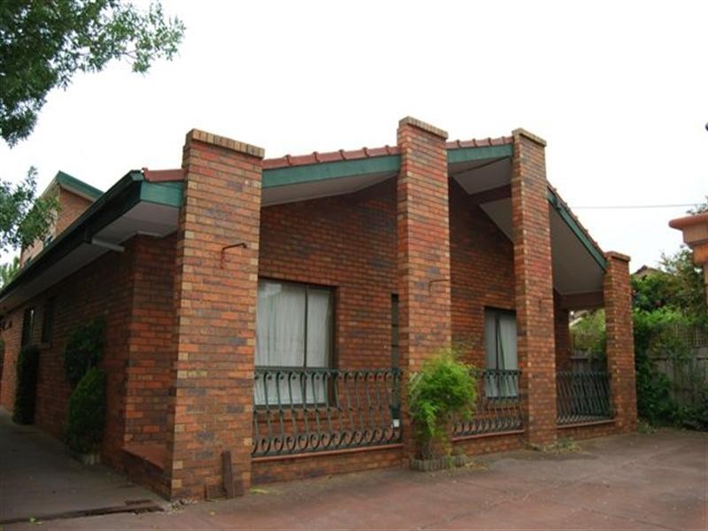 17 Oriel Road, Ivanhoe VIC 3079