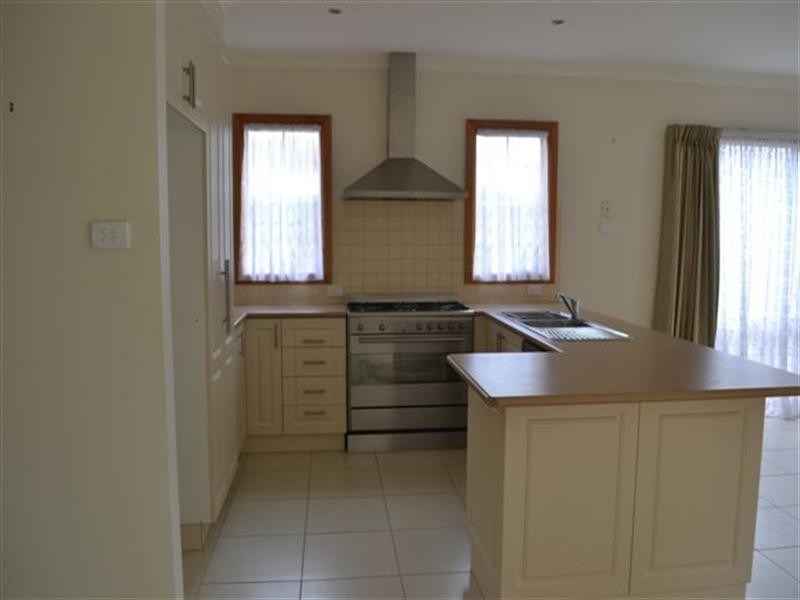 6A Ayton Street, Ivanhoe VIC 3079