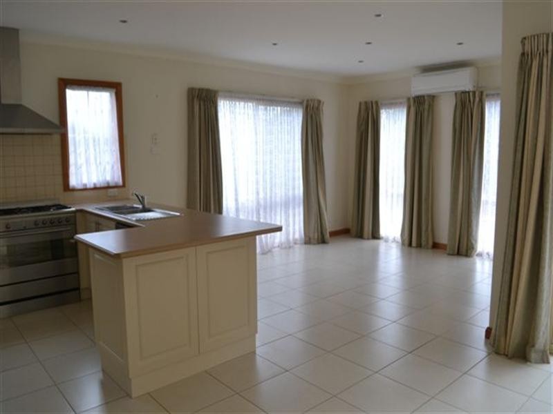 6A Ayton Street, Ivanhoe VIC 3079