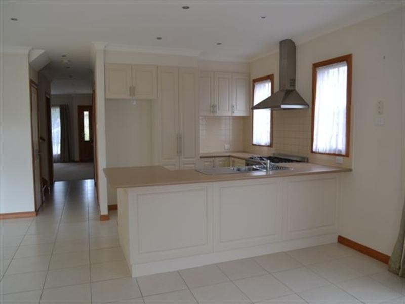 6A Ayton Street, Ivanhoe VIC 3079