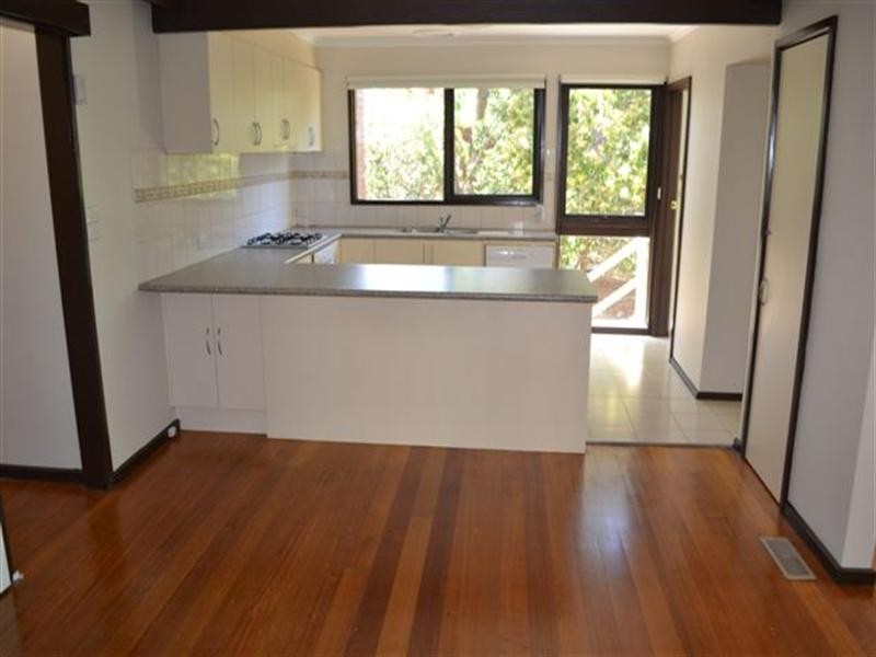 17 Kylie Place, Montmorency VIC 3094