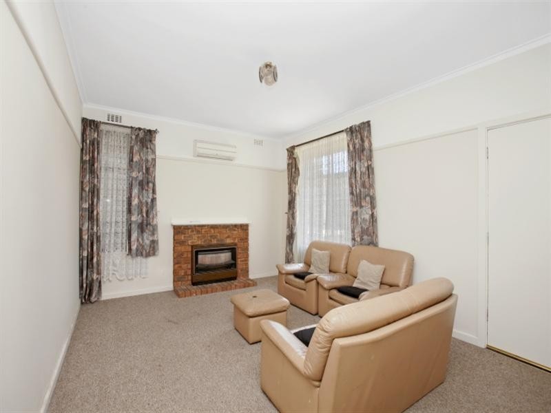 17 South Crescent, Heidelberg West VIC 3081