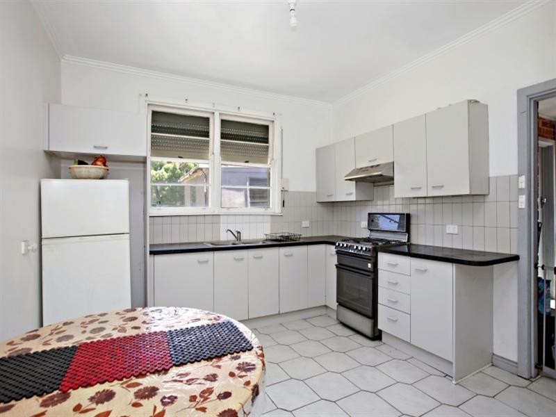 17 South Crescent, Heidelberg West VIC 3081