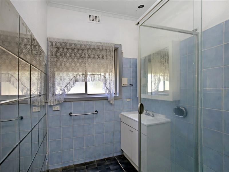 17 South Crescent, Heidelberg West VIC 3081