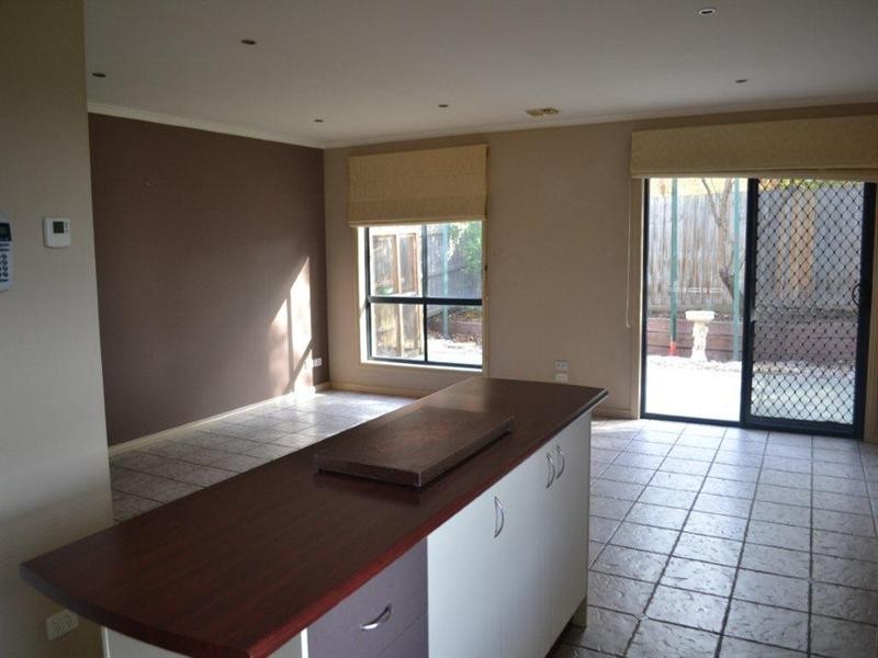 1 Bushmans Way, South Morang VIC 3752