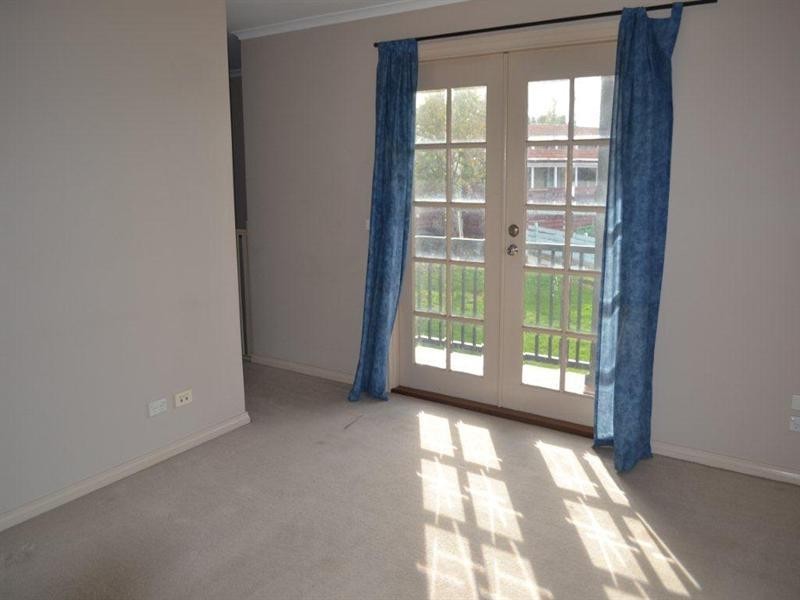 1 Bushmans Way, South Morang VIC 3752