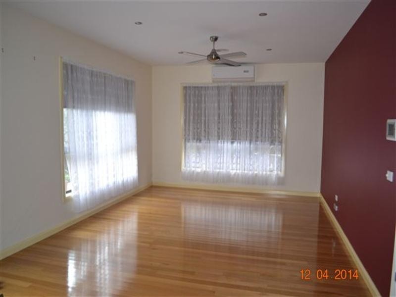 12 Clinton Street, Heidelberg Heights VIC 3081