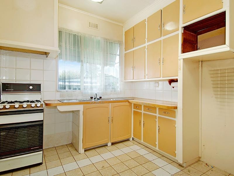 10 Blackwood Parade, Heidelberg West VIC 3081