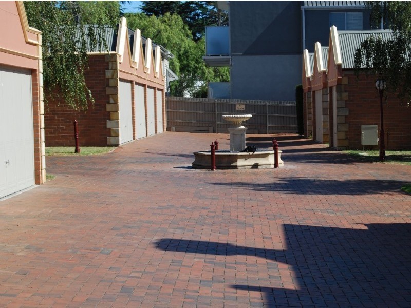 12 Jika Street, Heidelberg VIC 3084