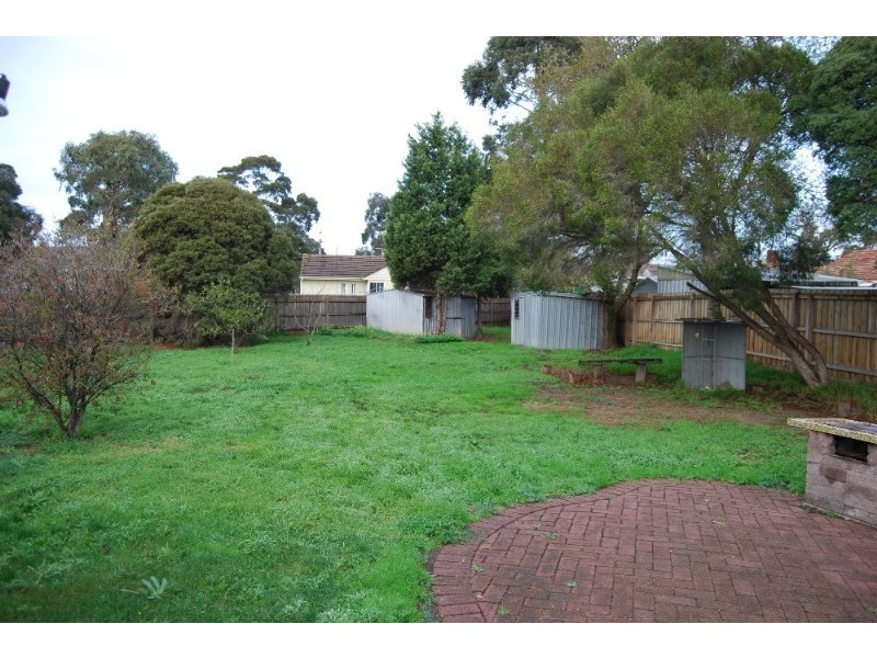 17 South Crescent, Heidelberg West VIC 3081