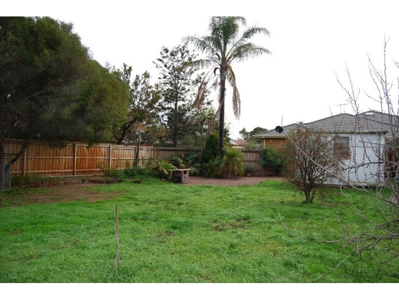 17 South Crescent, Heidelberg West VIC 3081