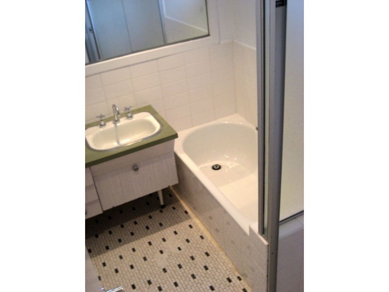 2/64 Darebin Street, Heidelberg VIC 3084