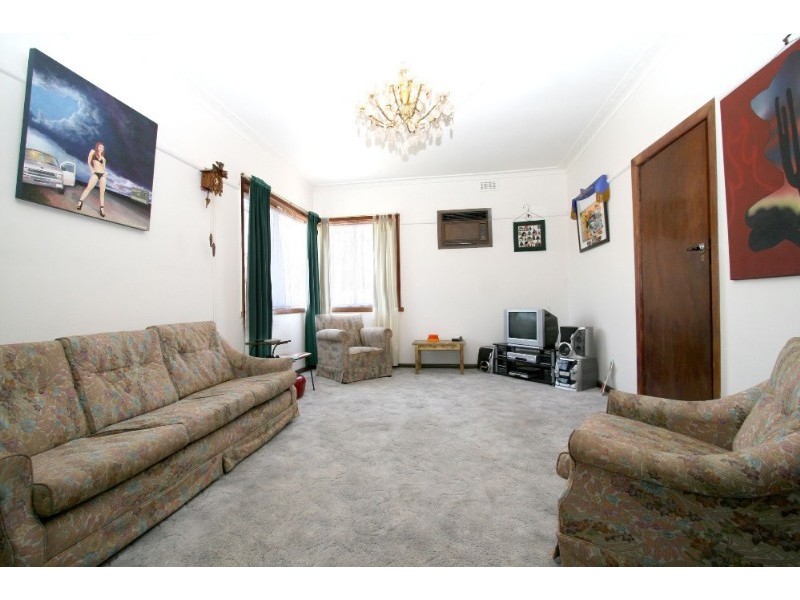 18 May Street, Macleod VIC 3085