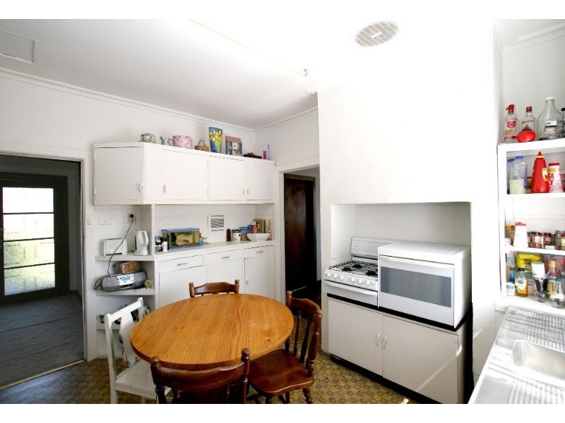 18 May Street, Macleod VIC 3085