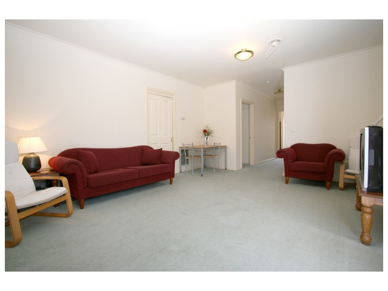 1/42 Timor Parade, Heidelberg West VIC 3081