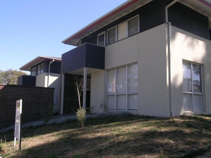 166 Ernest Jones Drive, Macleod VIC 3085
