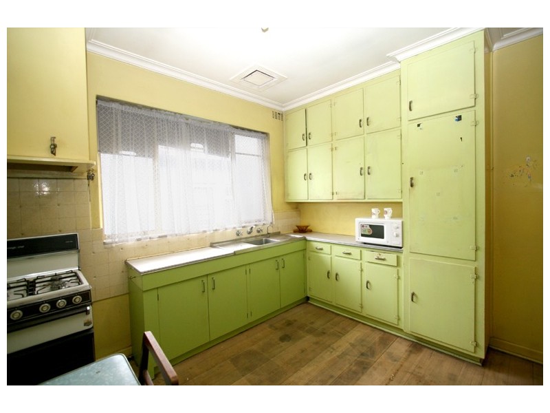 31 Law Street, Heidelberg Heights VIC 3081