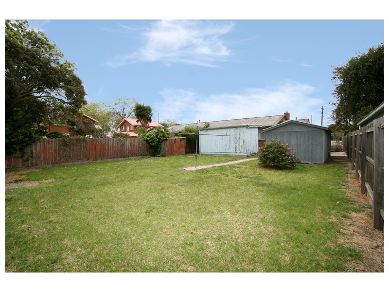 31 Law Street, Heidelberg Heights VIC 3081