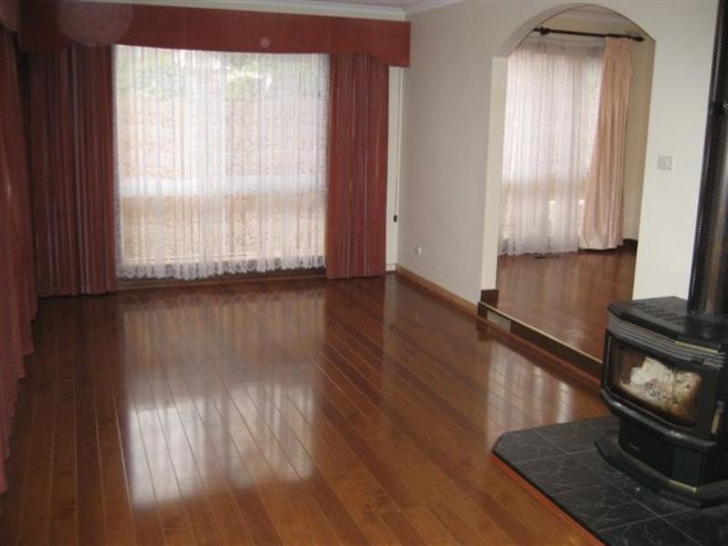 9 Bamfield Road, Heidelberg Heights VIC 3081