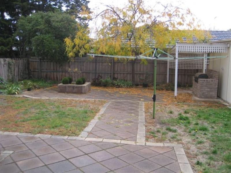 9 Bamfield Road, Heidelberg Heights VIC 3081