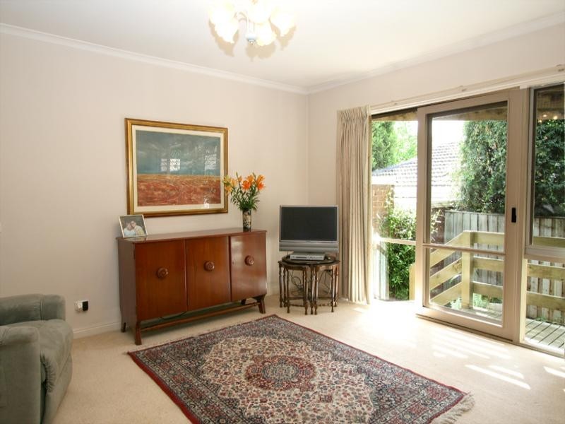 2/3 Windsor Crescent, Surrey Hills VIC 3127