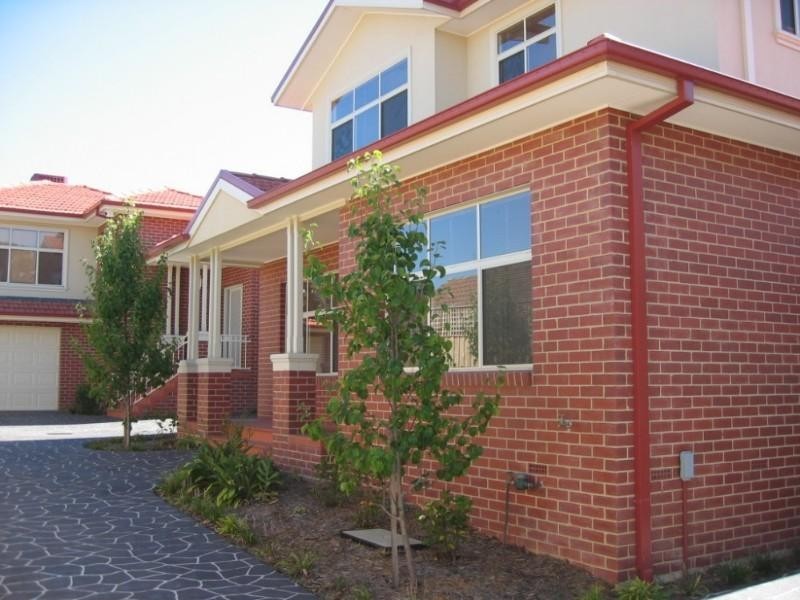 2/57 Yarra Street, Heidelberg VIC 3084