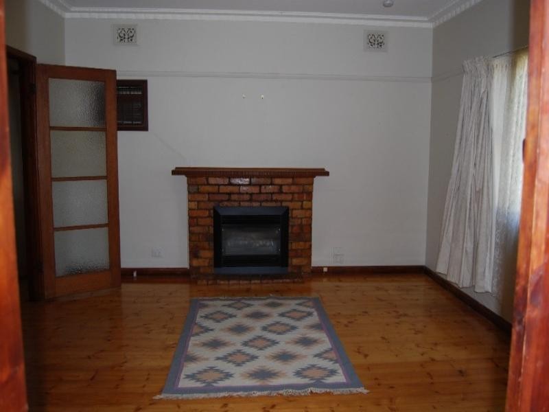 28 Moorwatha Street, Macleod VIC 3085