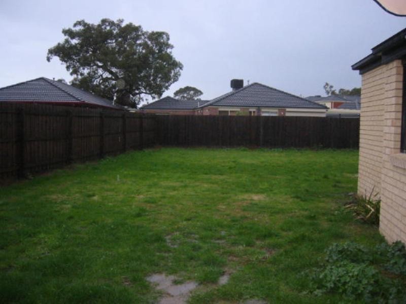 55 Henry Lawson Drive, Lynbrook VIC 3975