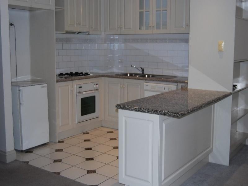 2/12 Jika Street, Heidelberg VIC 3084