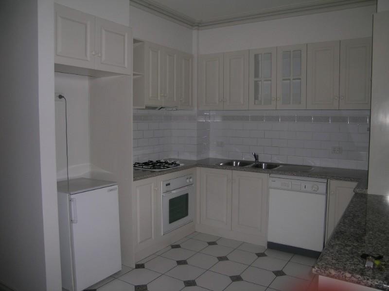 2/12 Jika Street, Heidelberg VIC 3084