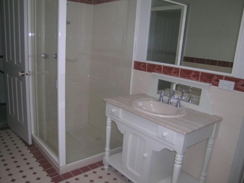 2/12 Jika Street, Heidelberg VIC 3084