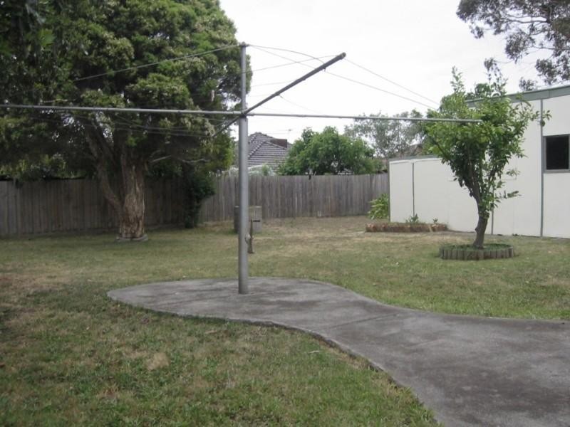 15 Leonard Street, Heidelberg Heights VIC 3081