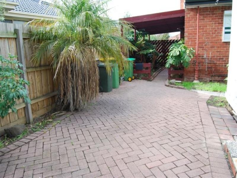 17 South Crescent, Heidelberg West VIC 3081