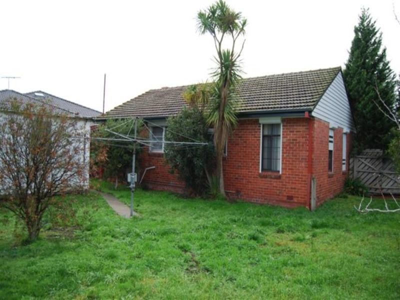 17 South Crescent, Heidelberg West VIC 3081