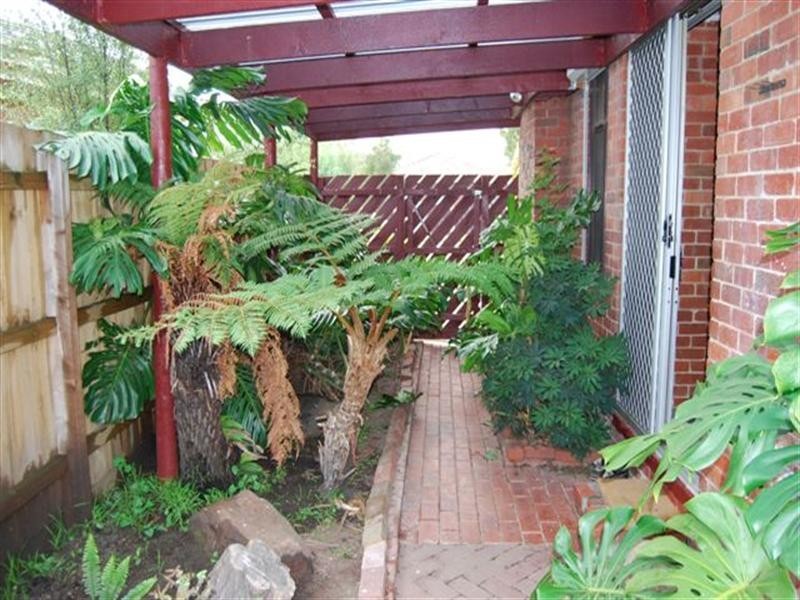 17 South Crescent, Heidelberg West VIC 3081