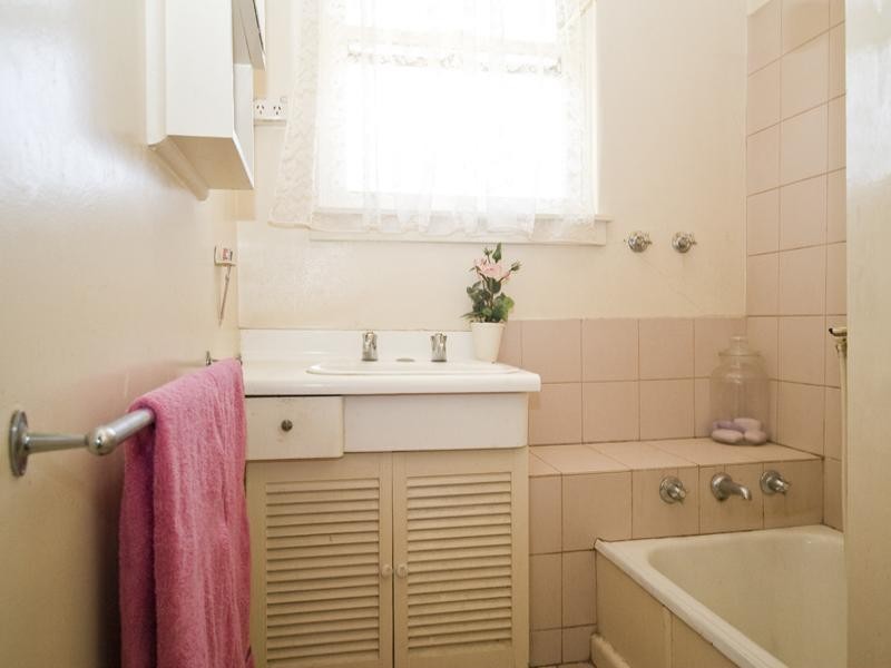 252 Oriel Road, Heidelberg West VIC 3081