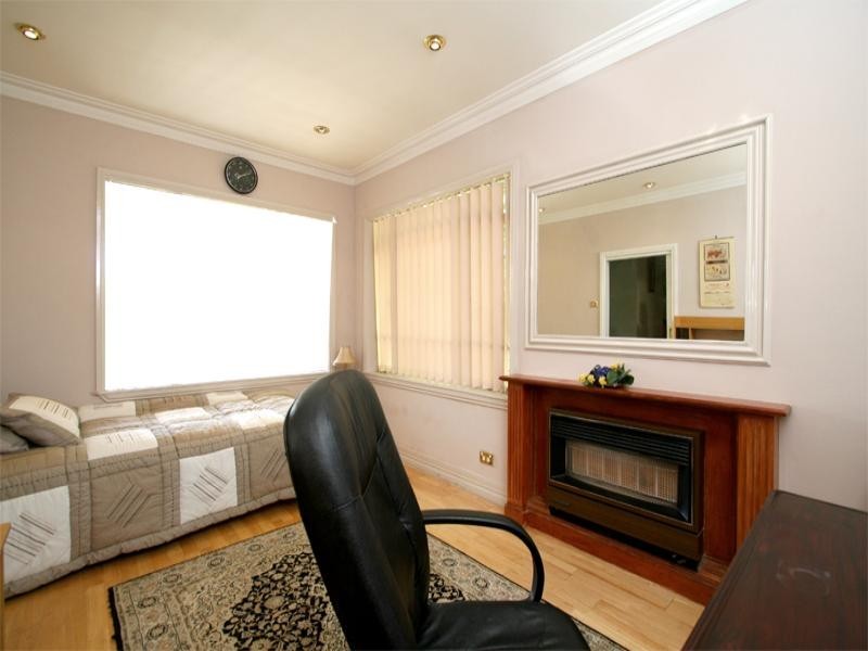 100 Lloyd Street, Heidelberg Heights VIC 3081