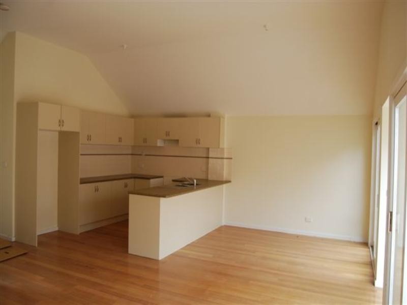 2/35 Waiora Road, Heidelberg Heights VIC 3081