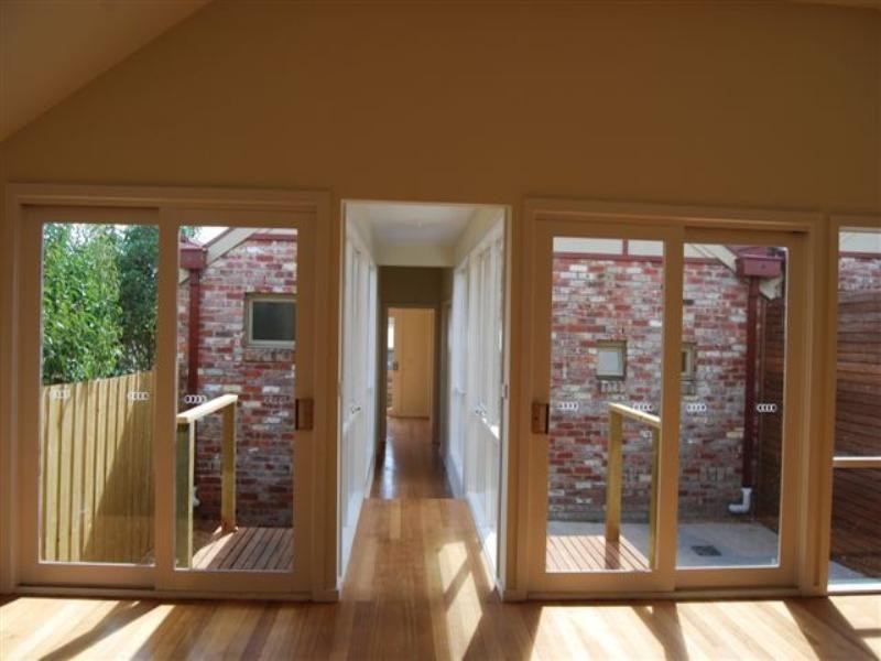 2/35 Waiora Road, Heidelberg Heights VIC 3081