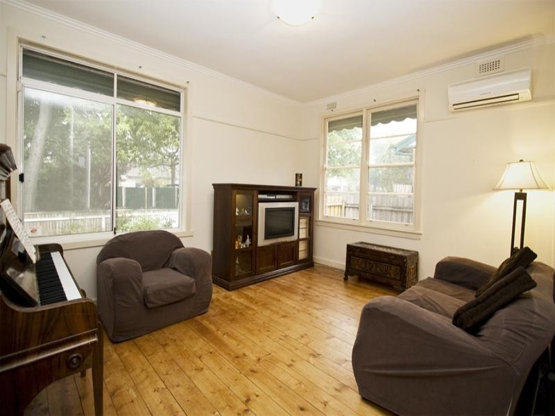 6 Kokoda Street, Heidelberg West VIC 3081