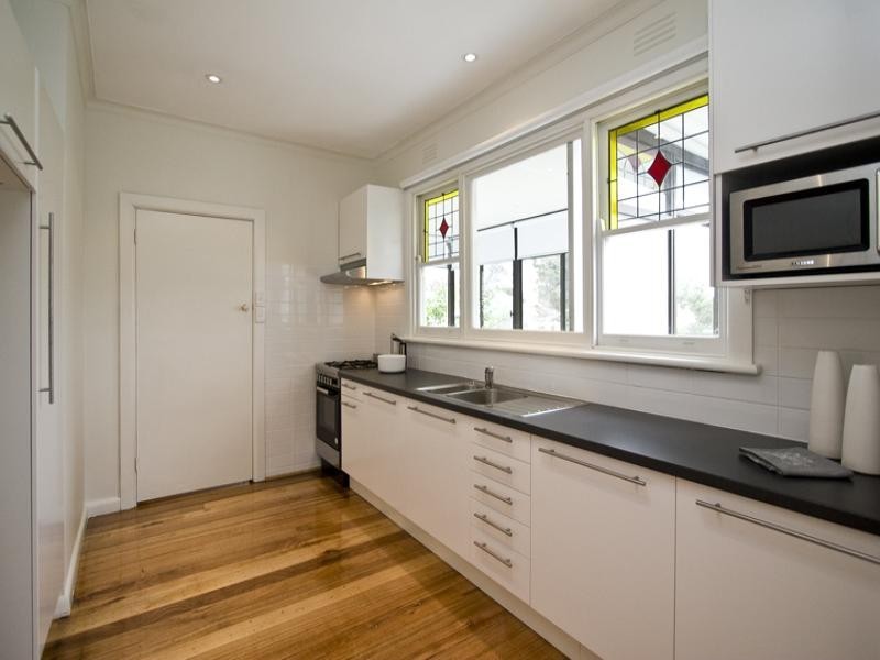 6 Interlaken Parade, Rosanna VIC 3084