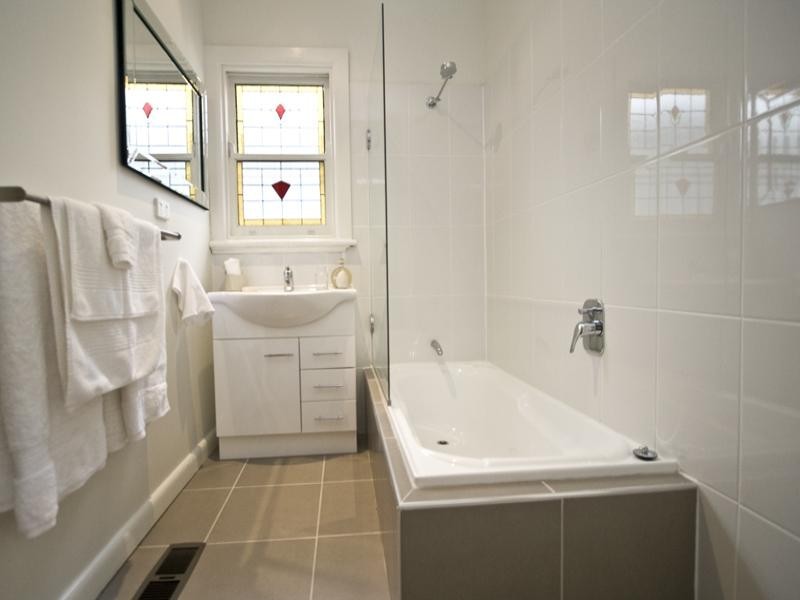 6 Interlaken Parade, Rosanna VIC 3084