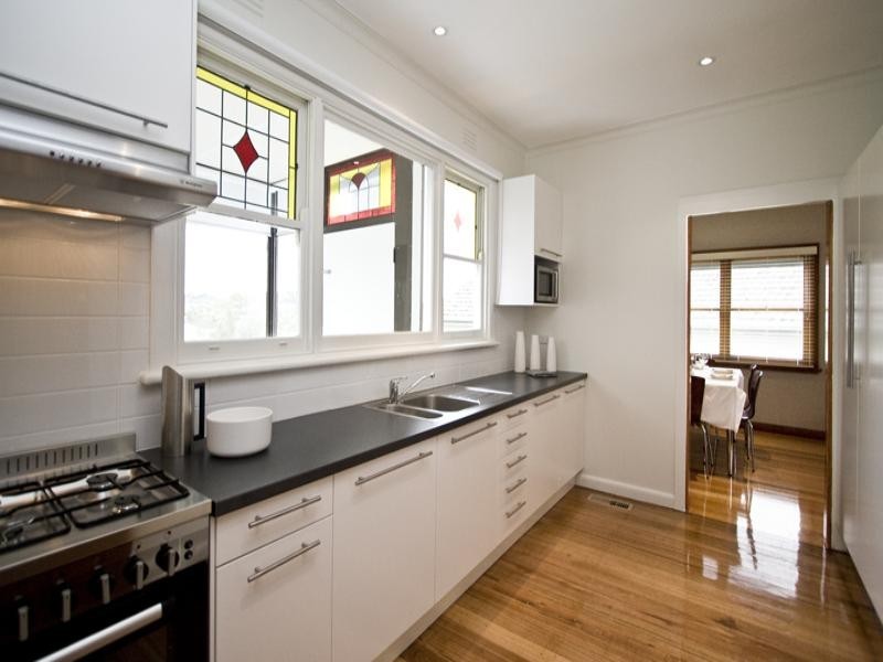 6 Interlaken Parade, Rosanna VIC 3084