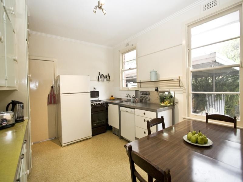 6 Kokoda Street, Heidelberg West VIC 3081