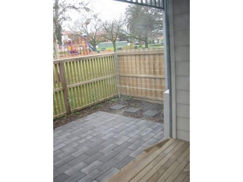 8/2 Bayliss Street, Preston West VIC 3072