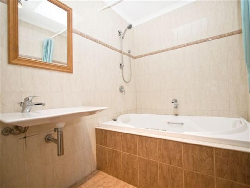 1/77 St James Road, Rosanna VIC 3084