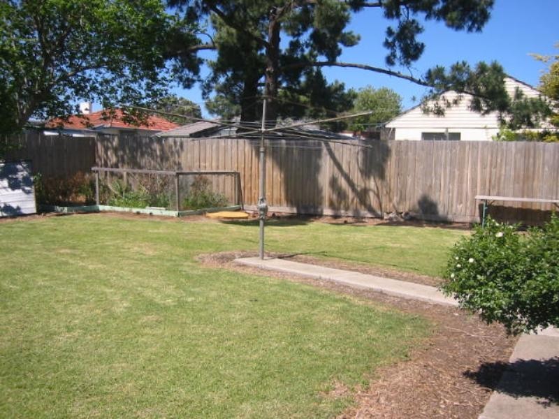 26 Blackwood Parade, Heidelberg West VIC 3081