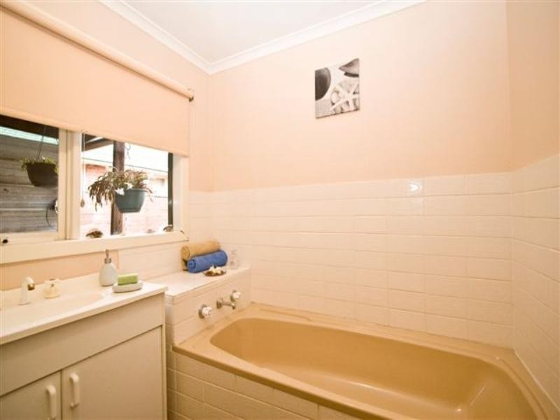 4 Timor Parade, Heidelberg West VIC 3081