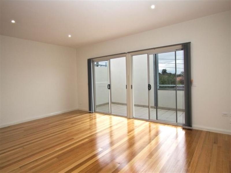 2/8 Station Road, Rosanna VIC 3084